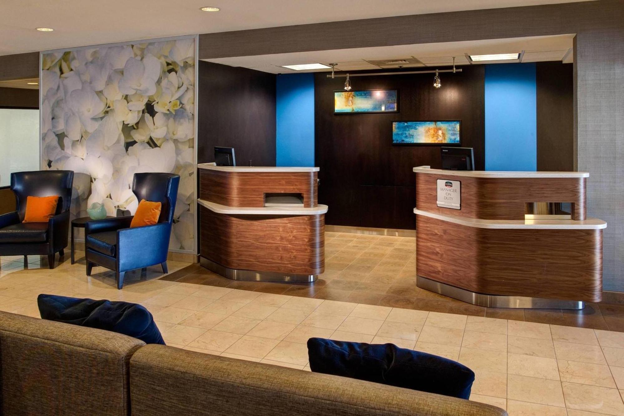 Courtyard By Marriott Kokomo Exterior photo