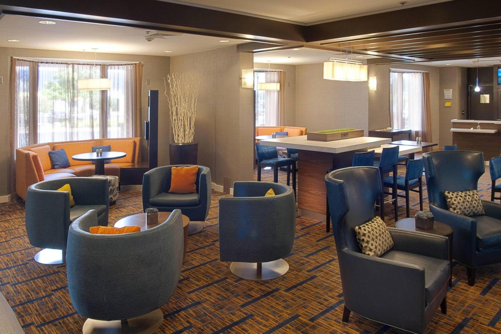 Courtyard By Marriott Kokomo Exterior photo