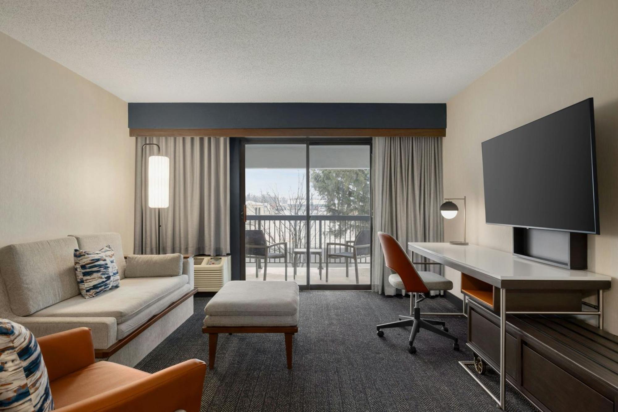 Courtyard By Marriott Kokomo Exterior photo